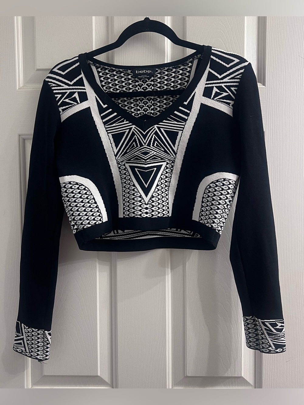 bebe Black and White Geometric Bandage Style V-Neck Crop Top Y2K